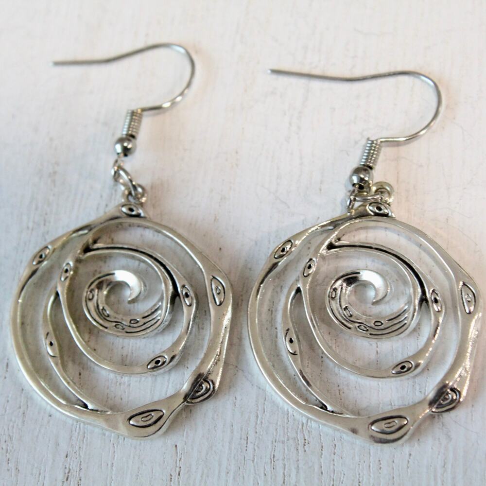 Vintage Premier Designs Silver Swirl Dangle Earrings NWOT